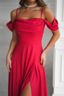 Elegancka Czerwona Sukienka Z Drapowaniem, Rozcięciem I Błyszczącą Tkaniną 330-02 - czerwony
