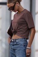 Czekoladowy t-shirt Elvie z marszczeniem i różą