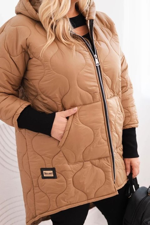Kurtka damska zimowa Plus Size pikowana z kapturem camelowa