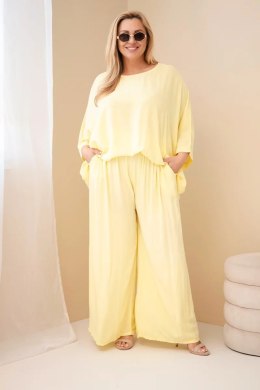 Komplet damski Plus Size wiskozowy z szerokimi spodniami i bluzką żółty