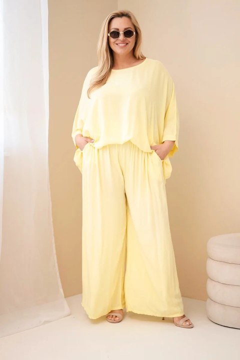 Komplet damski Plus Size wiskozowy z szerokimi spodniami i bluzką żółty
