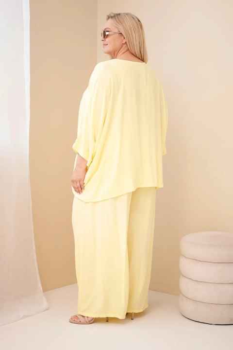 Komplet damski Plus Size wiskozowy z szerokimi spodniami i bluzką żółty
