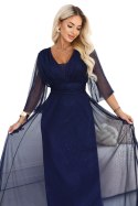 654-7 Długa połyskująca sukienka plus size z dekoltem i transparentnym rękawkiem - granatowa Numoco basic