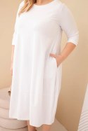 Sukienka damska bawełniana Plus Size z podwijanym rękawem i kieszeniami biała