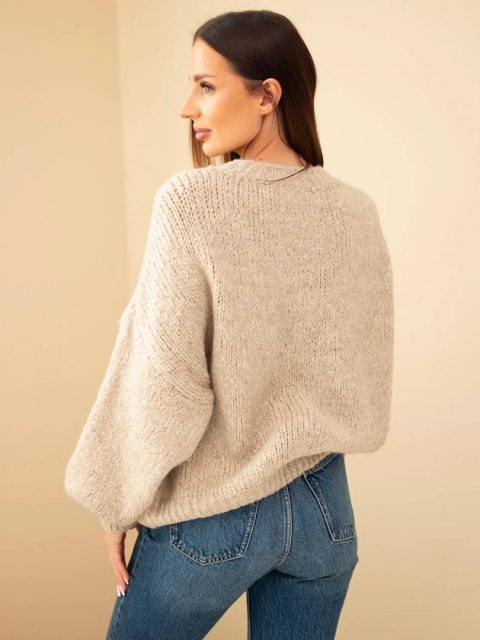 Sweter damski oversize z okrągłym dekoltem i ściągaczem ciemny beżowy