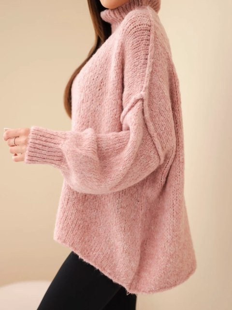 Sweter damski oversize z dodatkiem wełny z golfem i szerokimi rękawami ciemny pudrowy róż