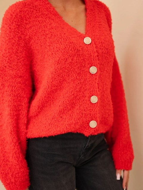 Sweter damski z moherem z ozdobnymi guzikami czerwony