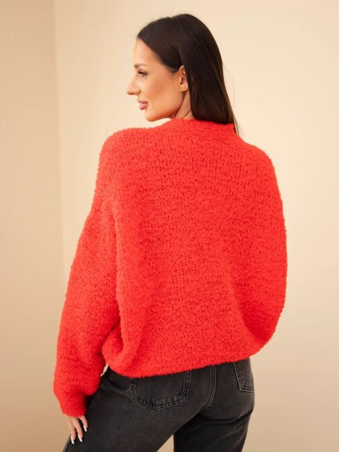 Sweter damski z moherem z ozdobnymi guzikami czerwony