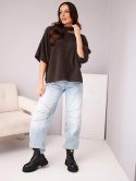 Sweter damski oversize z asymetrycznym dekoltem i półgolfem brązowy