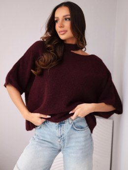 Sweter damski oversize z asymetrycznym dekoltem i półgolfem śliwkowy