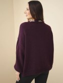 Sweter damski z ozdobnym detalem przy dekolcie śliwkowy