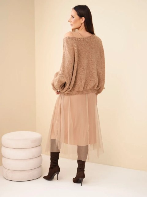 Sweter damski luźny z dodatkiem wełny z sukienka z tiulem camelowy