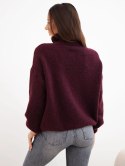 Sweter damski z wysokim kołnierzem i ozdobnymi guzikami śliwkowy