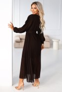 414-11 KLARA plisowana elegancka sukienka midi z paskiem i dekoltem - czekoladowa Numoco basic