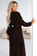 414-11 KLARA plisowana elegancka sukienka midi z paskiem i dekoltem - czekoladowa Numoco basic