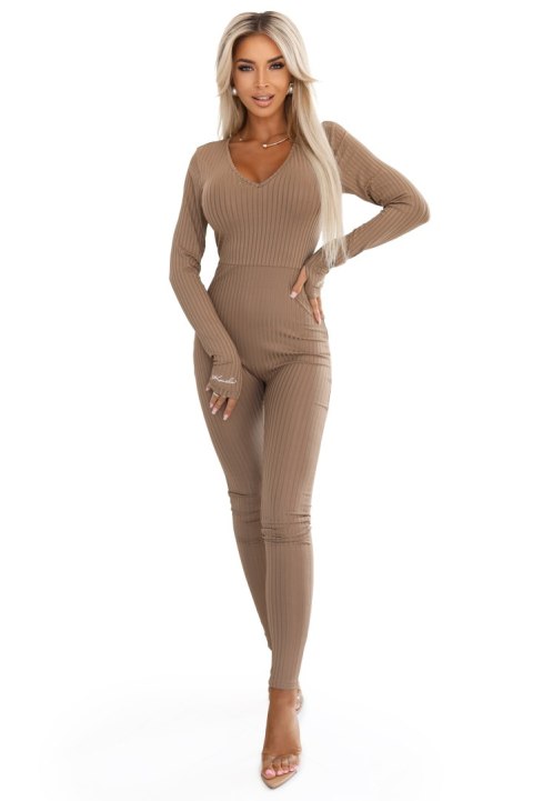 619-1 Wygodny i elegancki prążkowany kombinezon damski z dekoltem - mocha mousse Kocula
