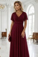 635-5 MELANIA długa błyszcząca suknia z dekoltem i krótkim rękawkiem - bordowa Numoco basic